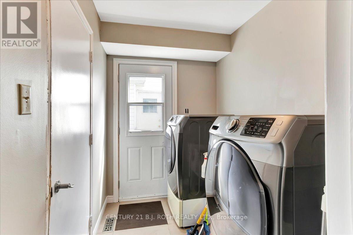 47 Moore Place, Barrie, Ontario  L4N 6N8 - Photo 5 - S12155575