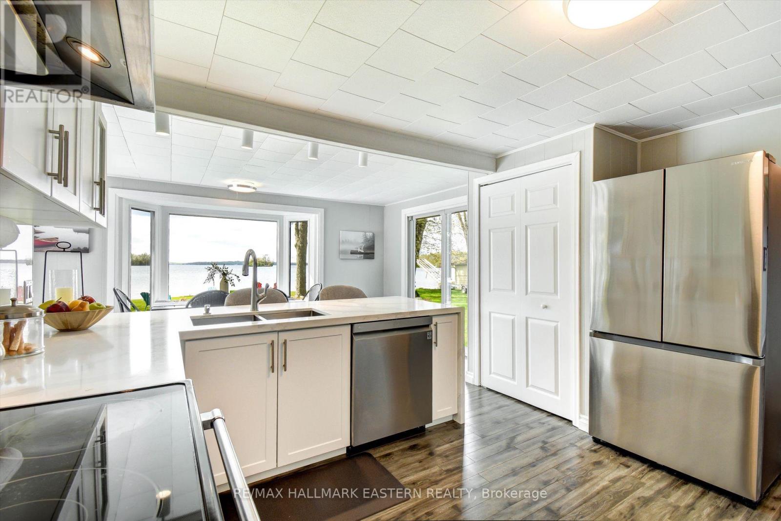 81 Lakeshore Boulevard, Selwyn, Ontario  K0L 1T0 - Photo 10 - X12155144