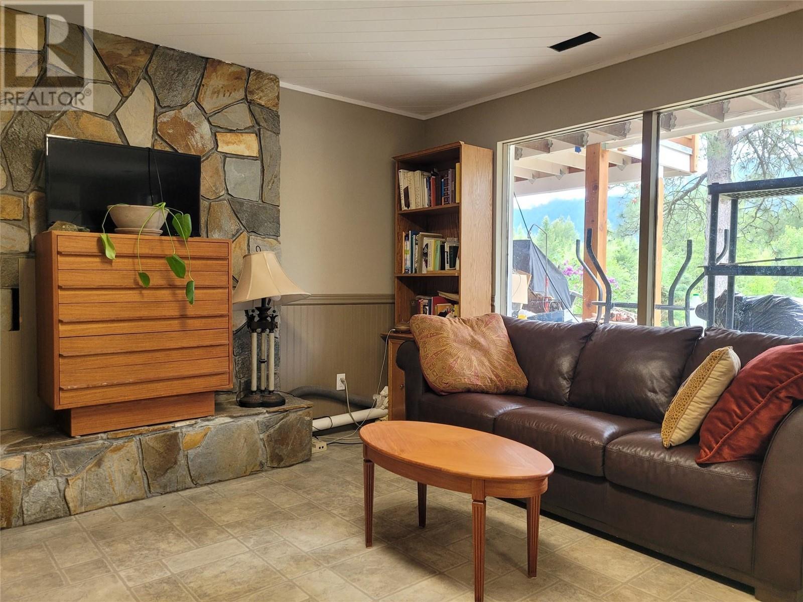 3250 Hall Frontage Road Road, Grand Forks, British Columbia  V0H 1H5 - Photo 33 - 10348397