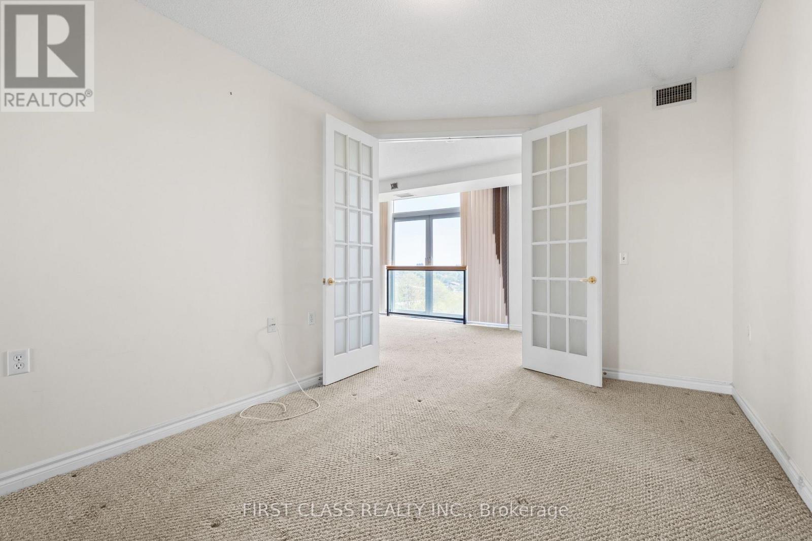 1205 - 200 Burnhamthorpe Road E, Mississauga, Ontario  L5A 4E8 - Photo 20 - W12155586