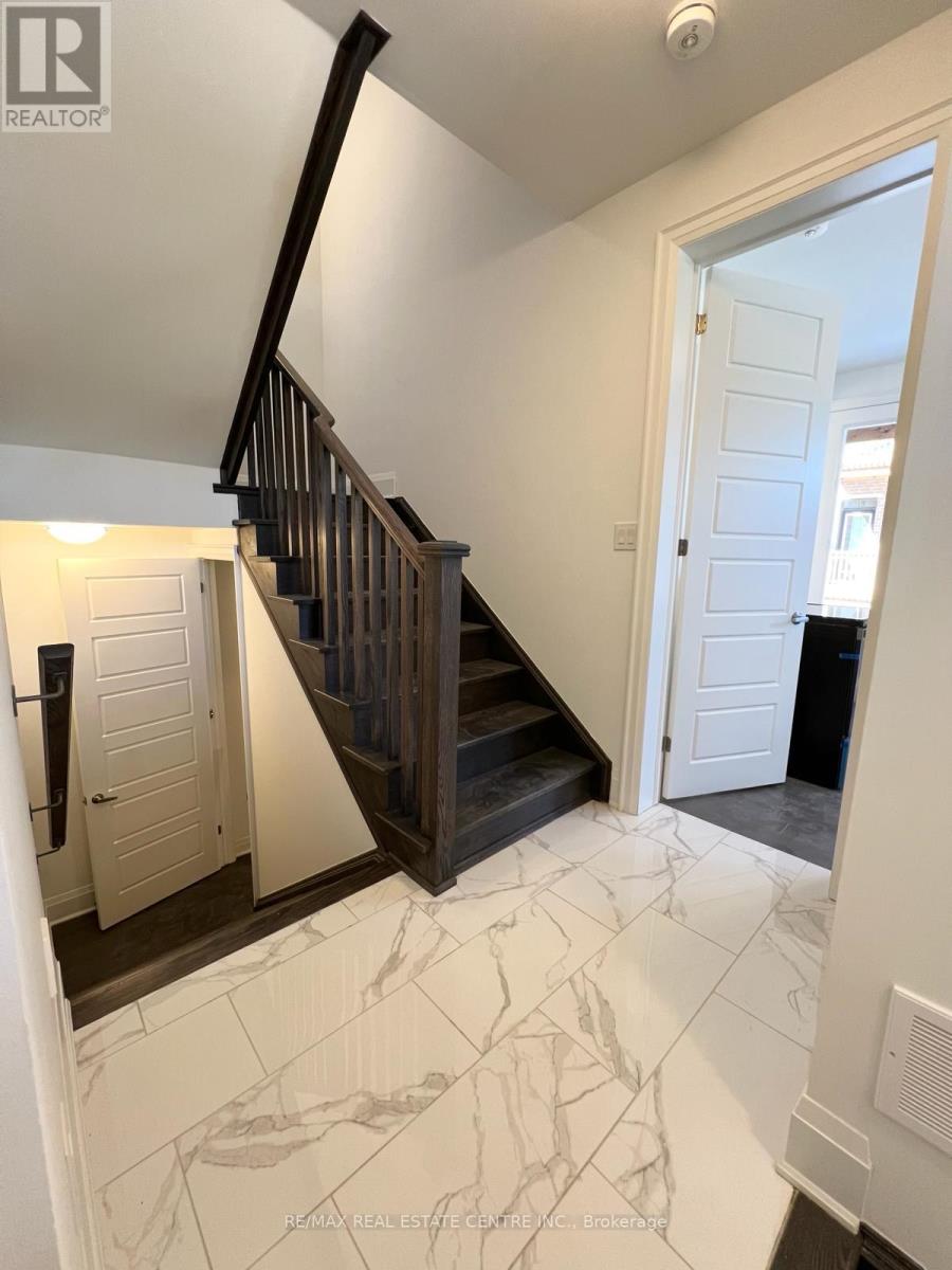 4021 Saida Street, Mississauga, Ontario  L5M 0R5 - Photo 5 - W12155591