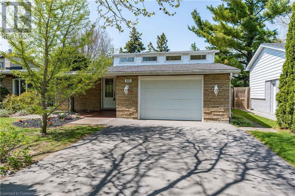 123 Lynn Court, Burlington, Ontario  L7T 1B3 - Photo 1 - 40727156