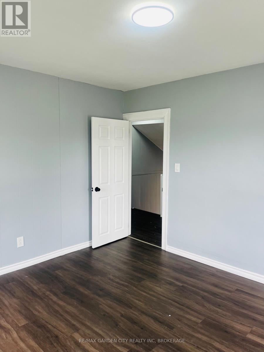 Upper - 4683 Dorchester Road, Niagara Falls (Morrison), Ontario  L2E 6N7 - Photo 15 - X12155625