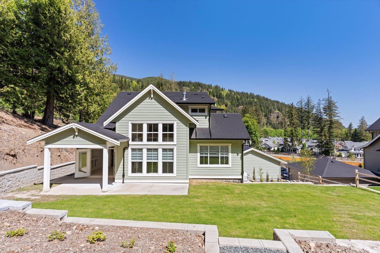 Property at 43368 BLUE GROUSE LANE image 2
