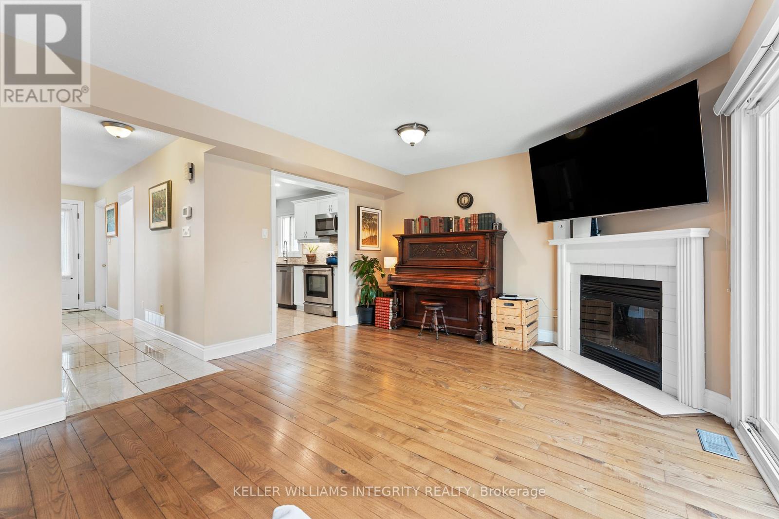 174 Tartan Drive, Ottawa, Ontario  K2J 3X3 - Photo 8 - X12155645