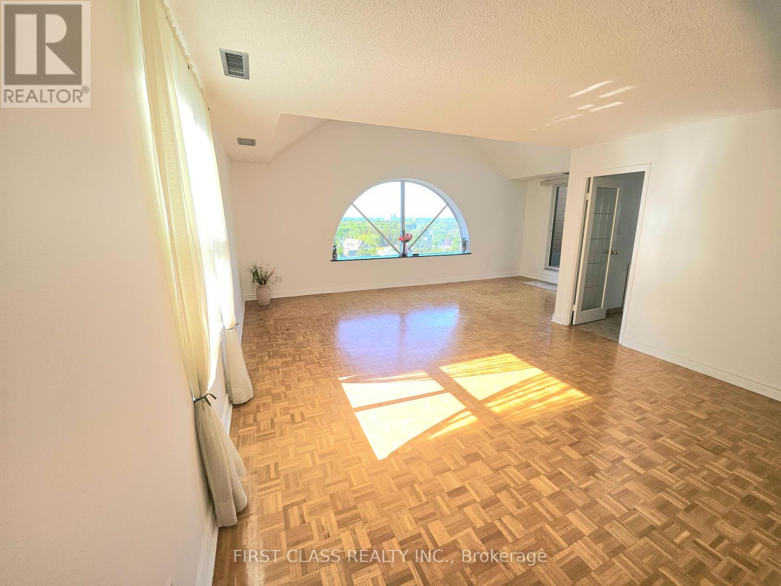 1205 - 5795 Yonge Street, Toronto, Ontario  M2M 4J3 - Photo 2 - C12155610