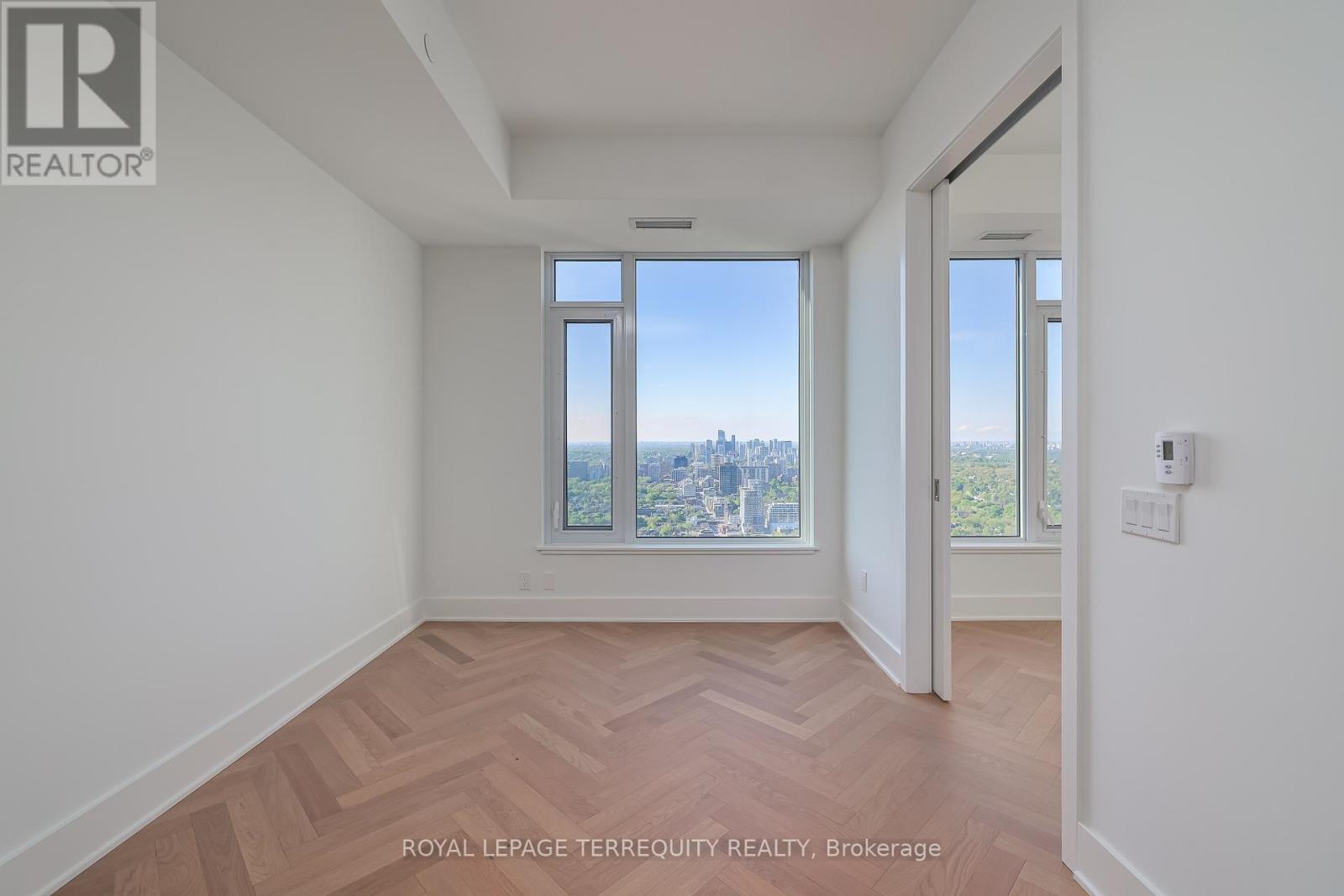 4903 - 11 Yorkville Avenue, Toronto, Ontario  M4W 0B7 - Photo 34 - C12155623