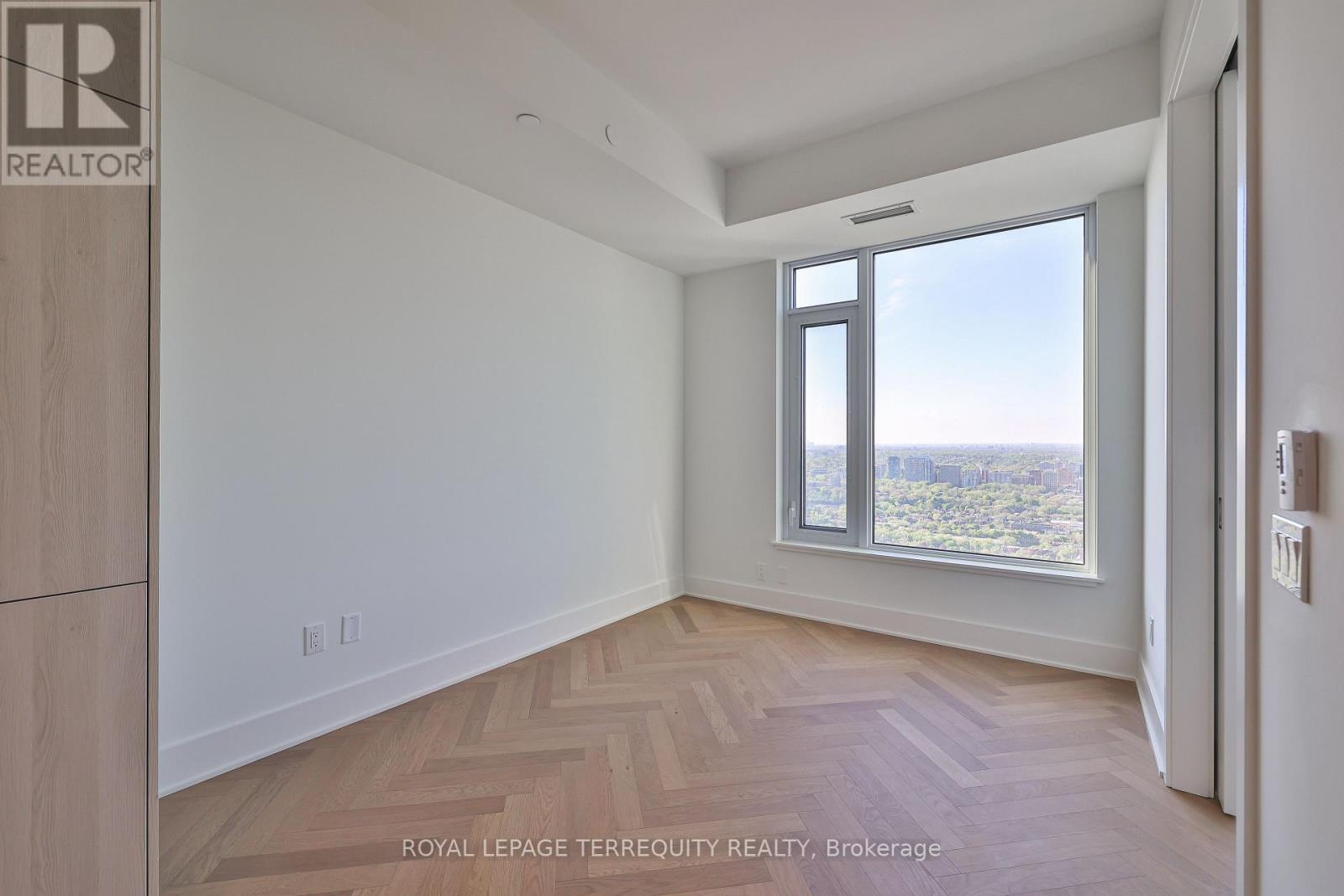 4903 - 11 Yorkville Avenue, Toronto, Ontario  M4W 0B7 - Photo 35 - C12155623