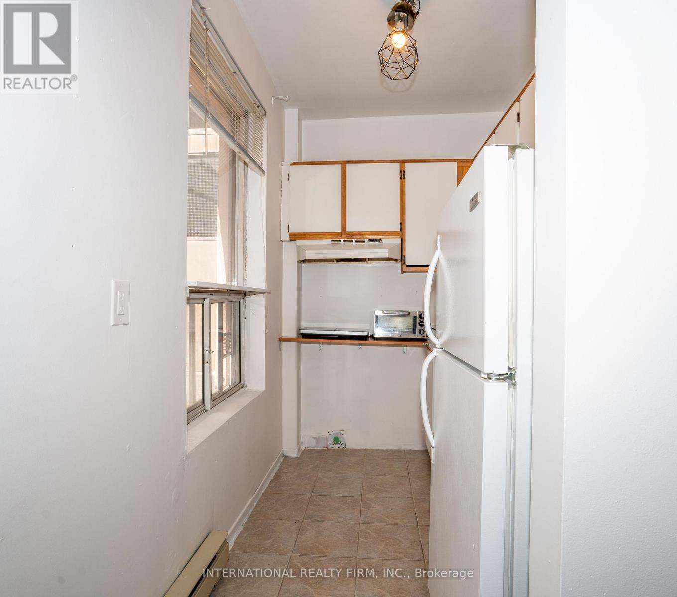 2nd Fl - Rear - 673 College Street, Toronto (Trinity-Bellwoods), Ontario  M6G 1B9 - Photo 12 - C12155643