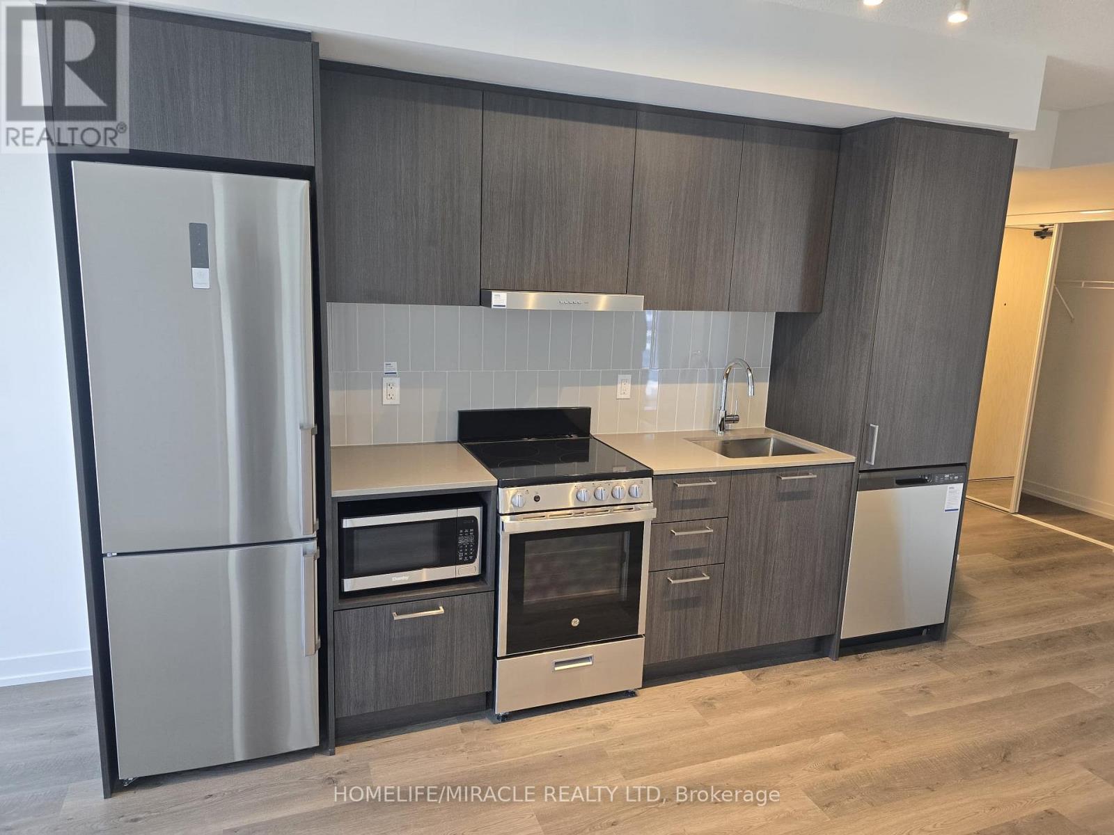 1003 - 195 Commerce Street, Vaughan, Ontario  L4K 0P9 - Photo 18 - N12155632