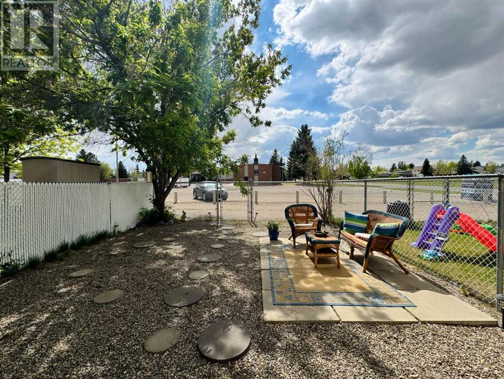 8, 244 Mcgill Boulevard W, Lethbridge, Alberta  T1K 4C6 - Photo 32 - A2221395