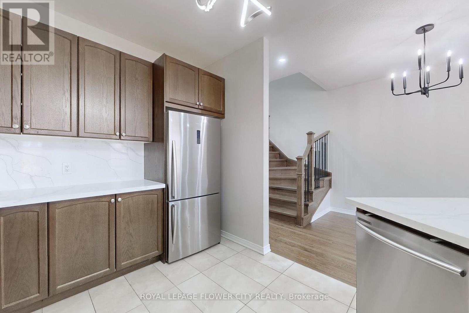 52 Valley Lane, Caledon, Ontario  L7C 4C9 - Photo 15 - W12155621
