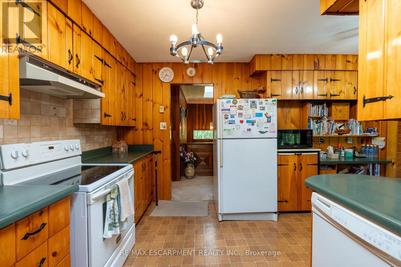 1215 Derry Road, Milton, Ontario  L0P 1B0 - Photo 12 - W12155626