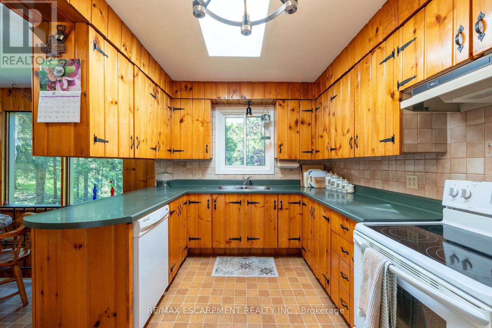 1215 Derry Road, Milton, Ontario  L0P 1B0 - Photo 13 - W12155626
