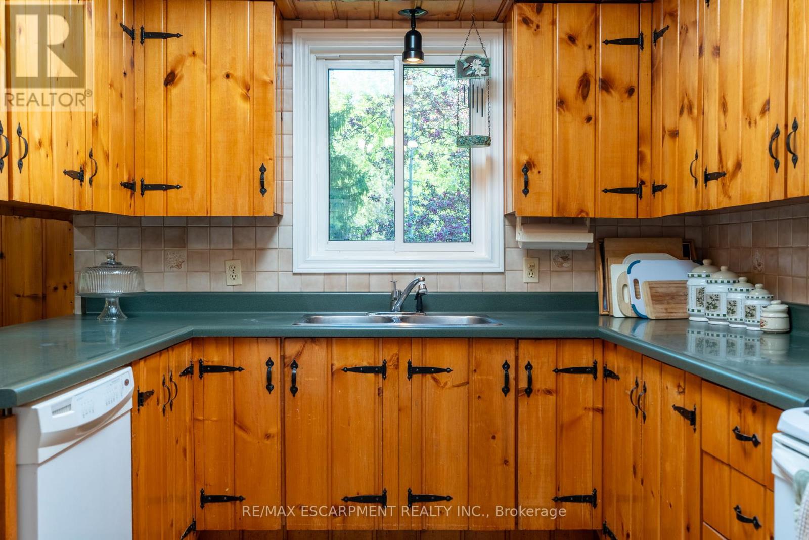 1215 Derry Road, Milton, Ontario  L0P 1B0 - Photo 14 - W12155626