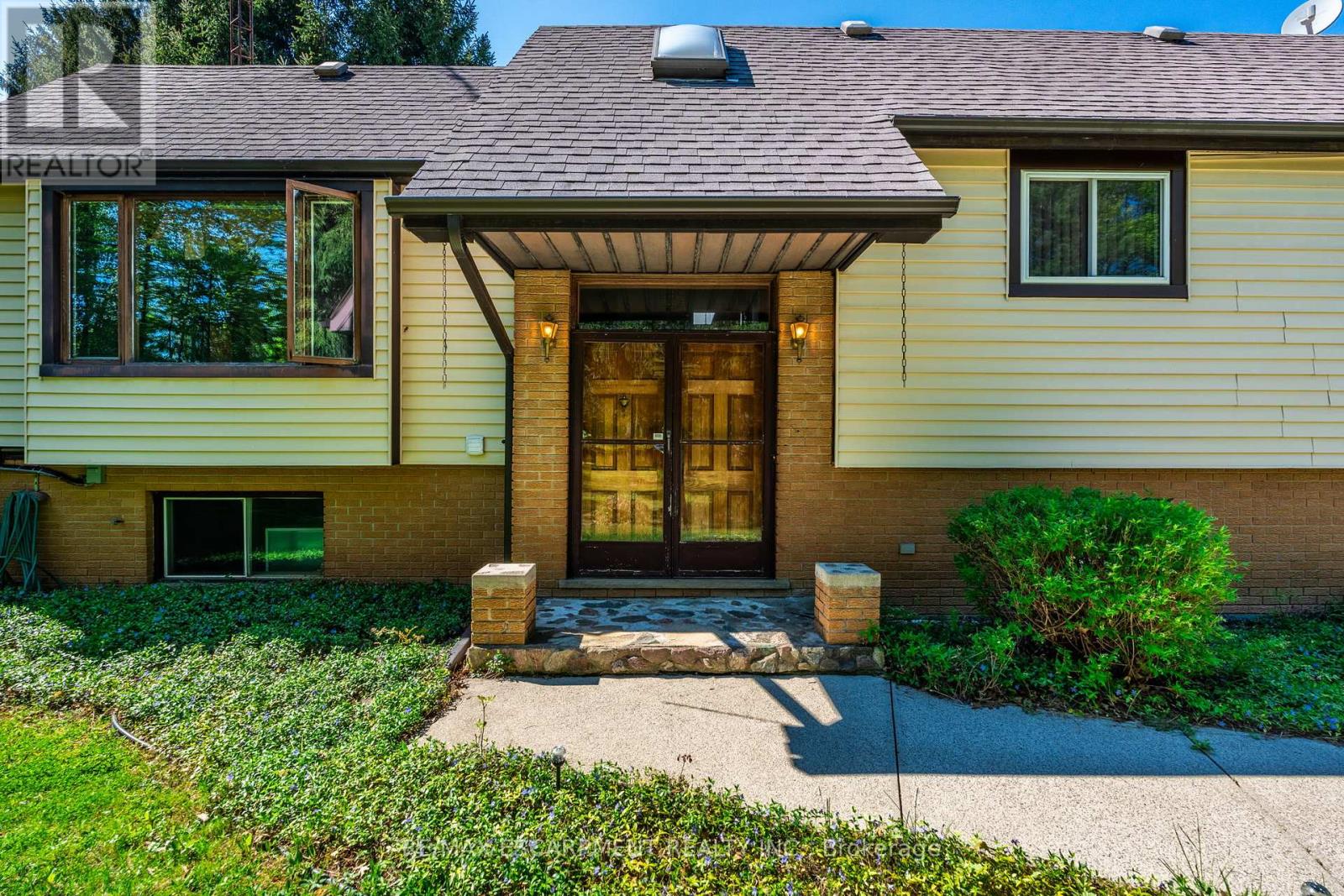 Property at 1215 DERRY ROAD image 3