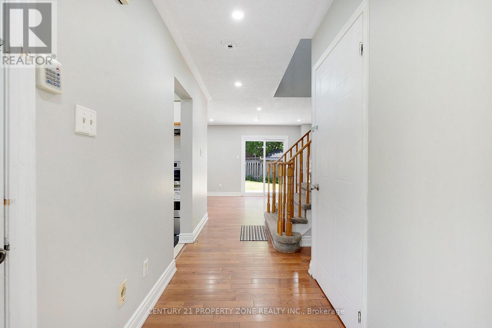 21 Lockwood Road, Brampton, Ontario  L6Y 4T7 - Photo 10 - W12155634