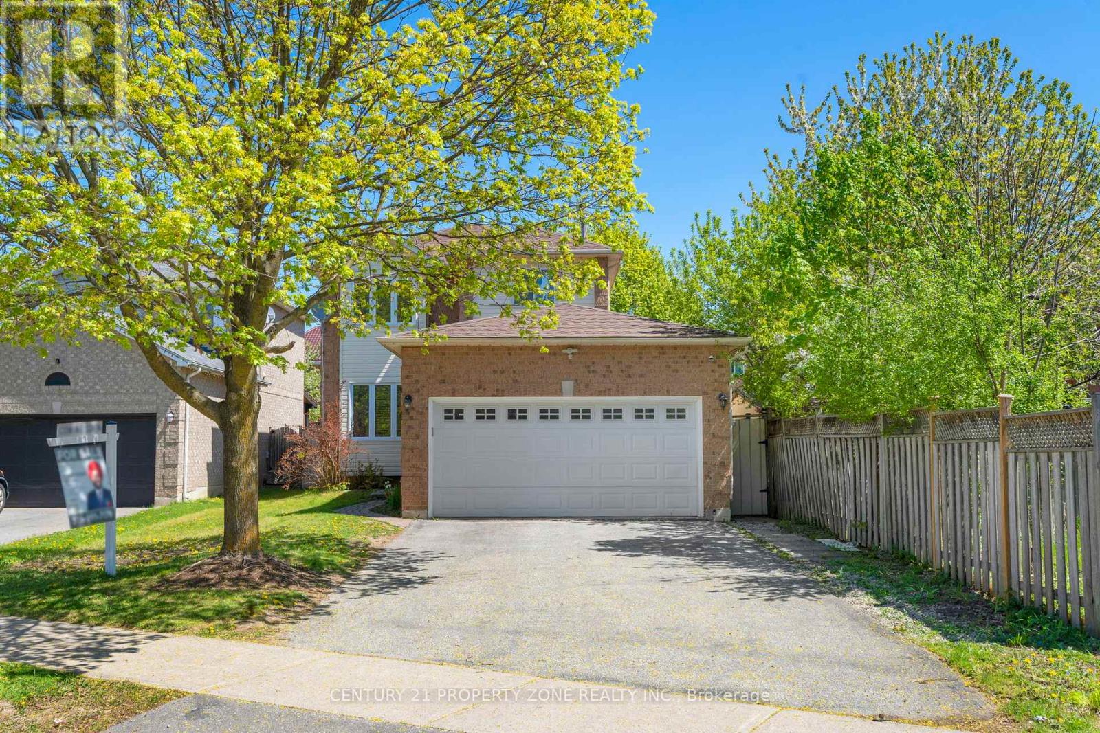 21 Lockwood Road, Brampton, Ontario  L6Y 4T7 - Photo 4 - W12155634