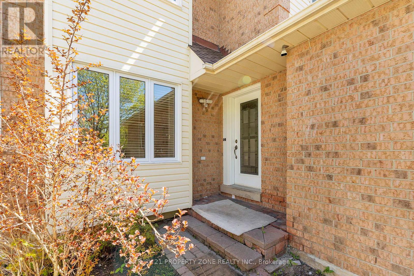21 Lockwood Road, Brampton, Ontario  L6Y 4T7 - Photo 8 - W12155634