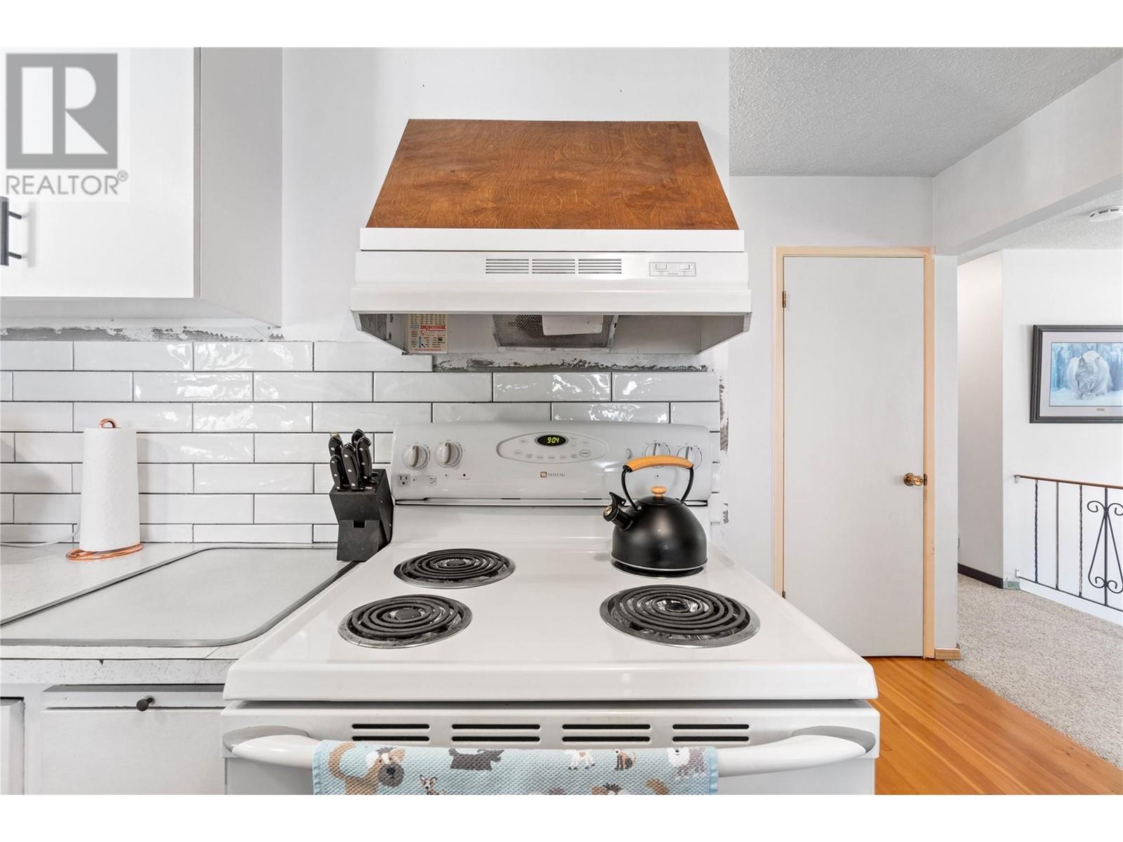 Property at 2829 Caen Road image 2