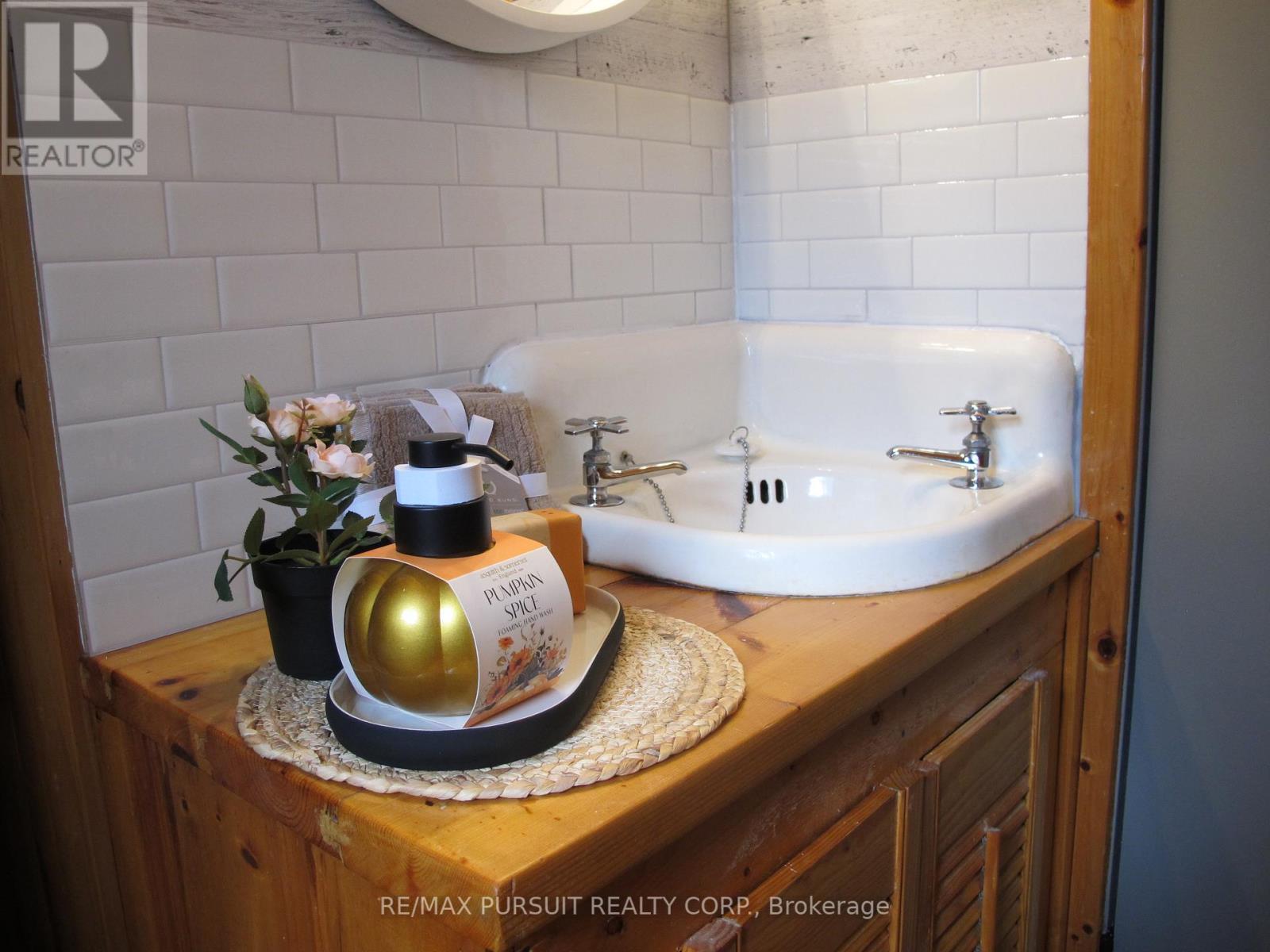 A30 Portage Bay Road \