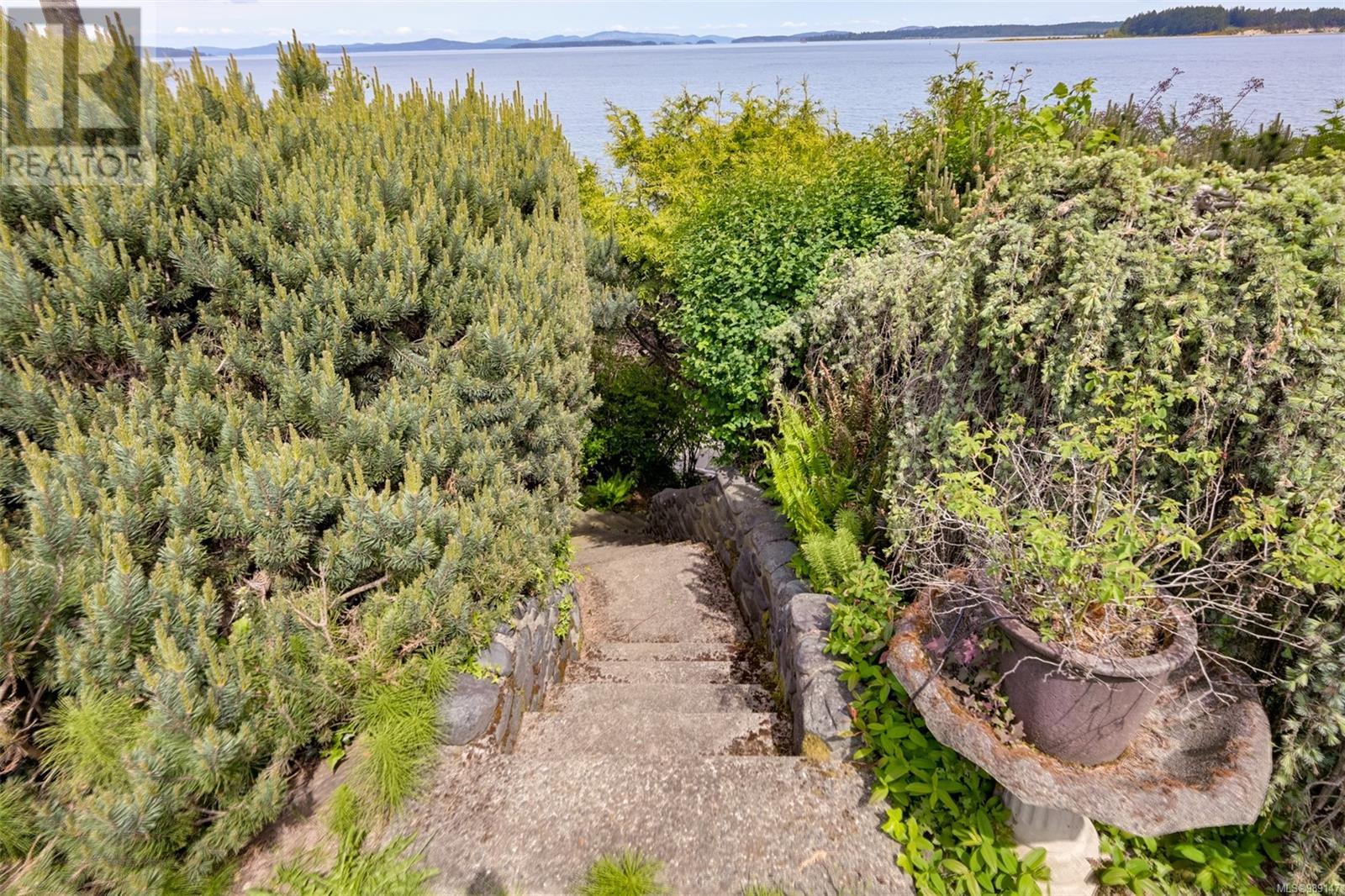 Property at 8441 Lochside Dr image 2