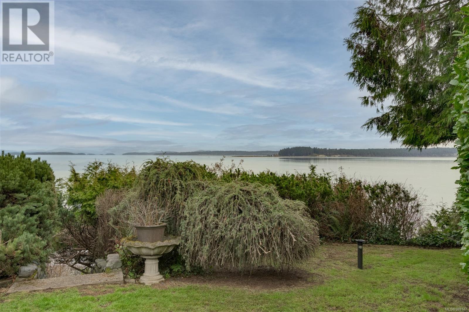 8441 Lochside Dr, Central Saanich, British Columbia  V8M 1T9 - Photo 18 - 989147