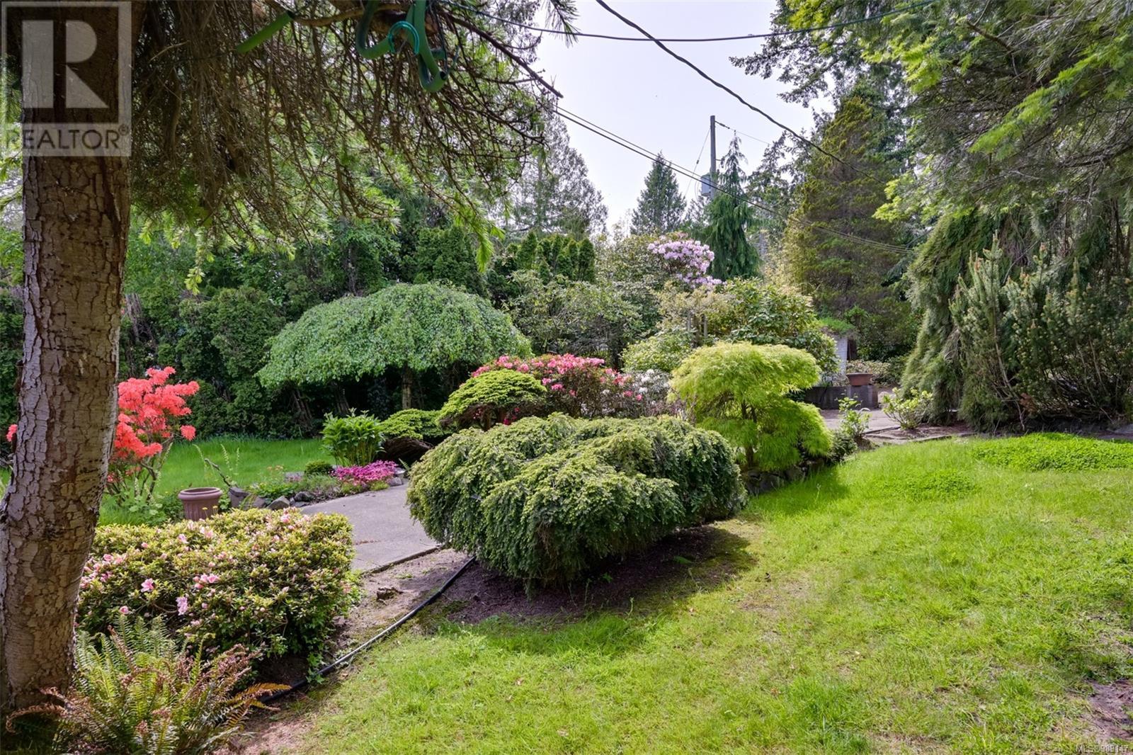 8441 Lochside Dr, Central Saanich, British Columbia  V8M 1T9 - Photo 20 - 989147