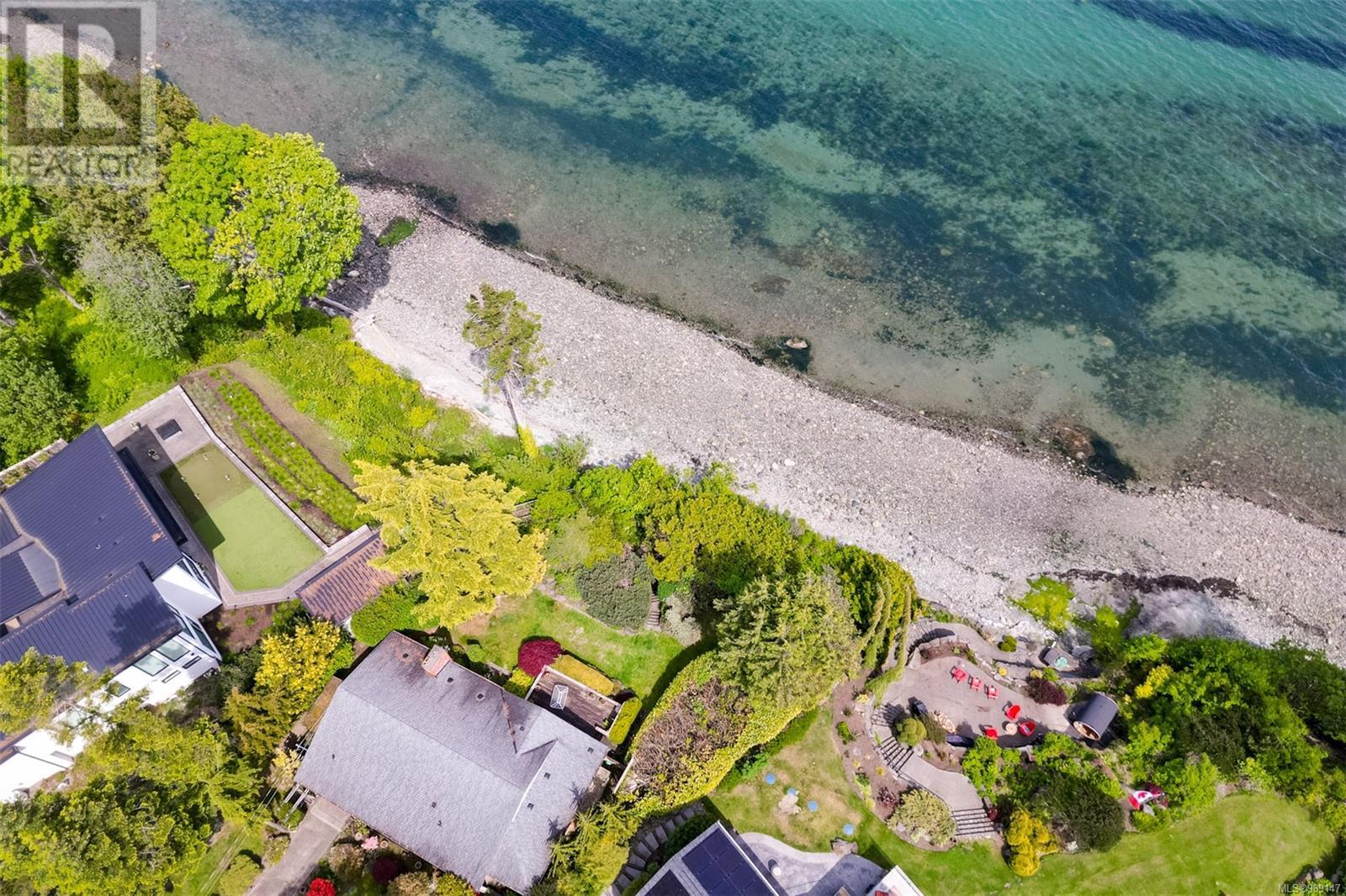 8441 Lochside Dr, Central Saanich, British Columbia  V8M 1T9 - Photo 42 - 989147