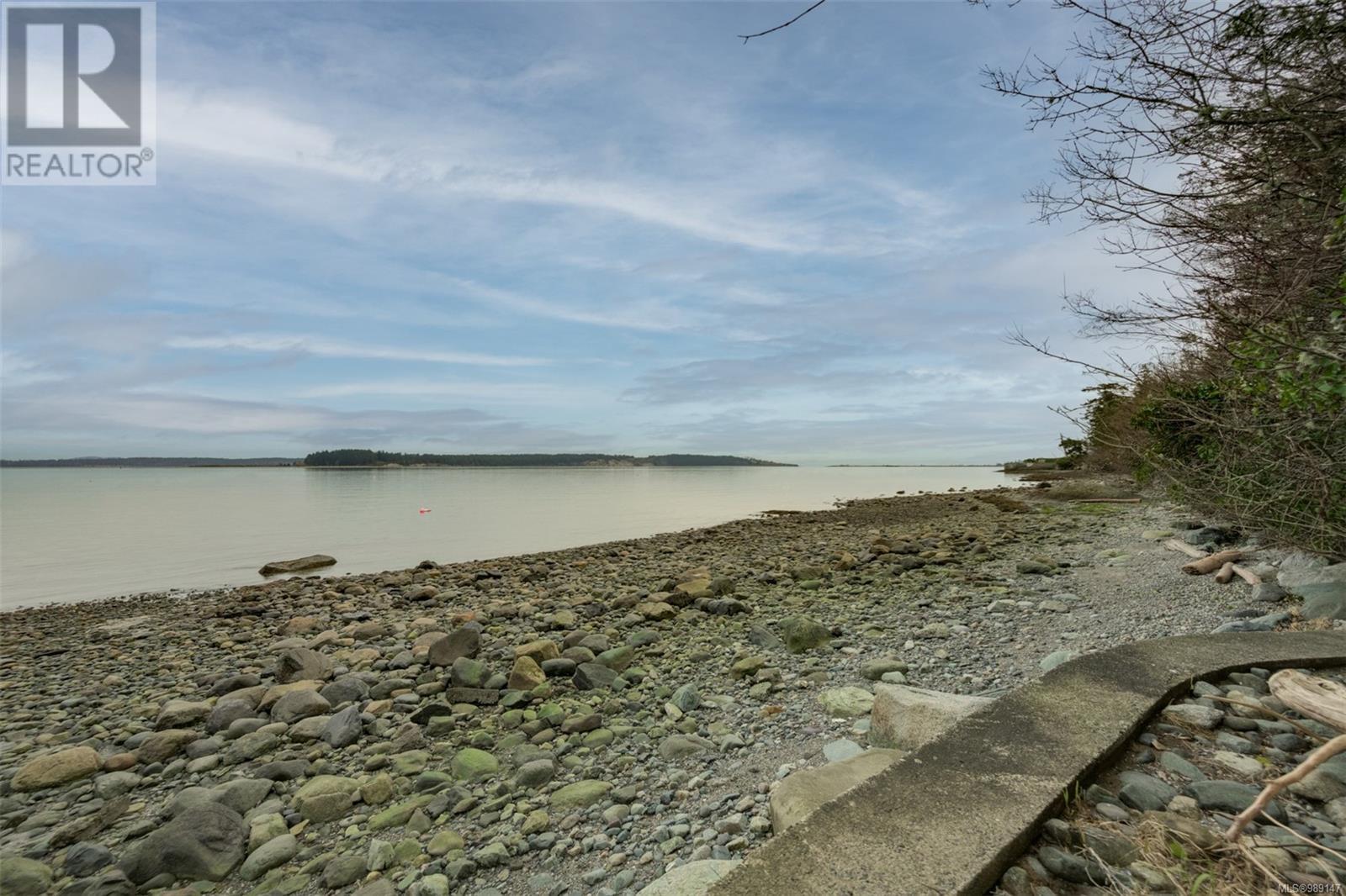 8441 Lochside Dr, Central Saanich, British Columbia  V8M 1T9 - Photo 33 - 989147