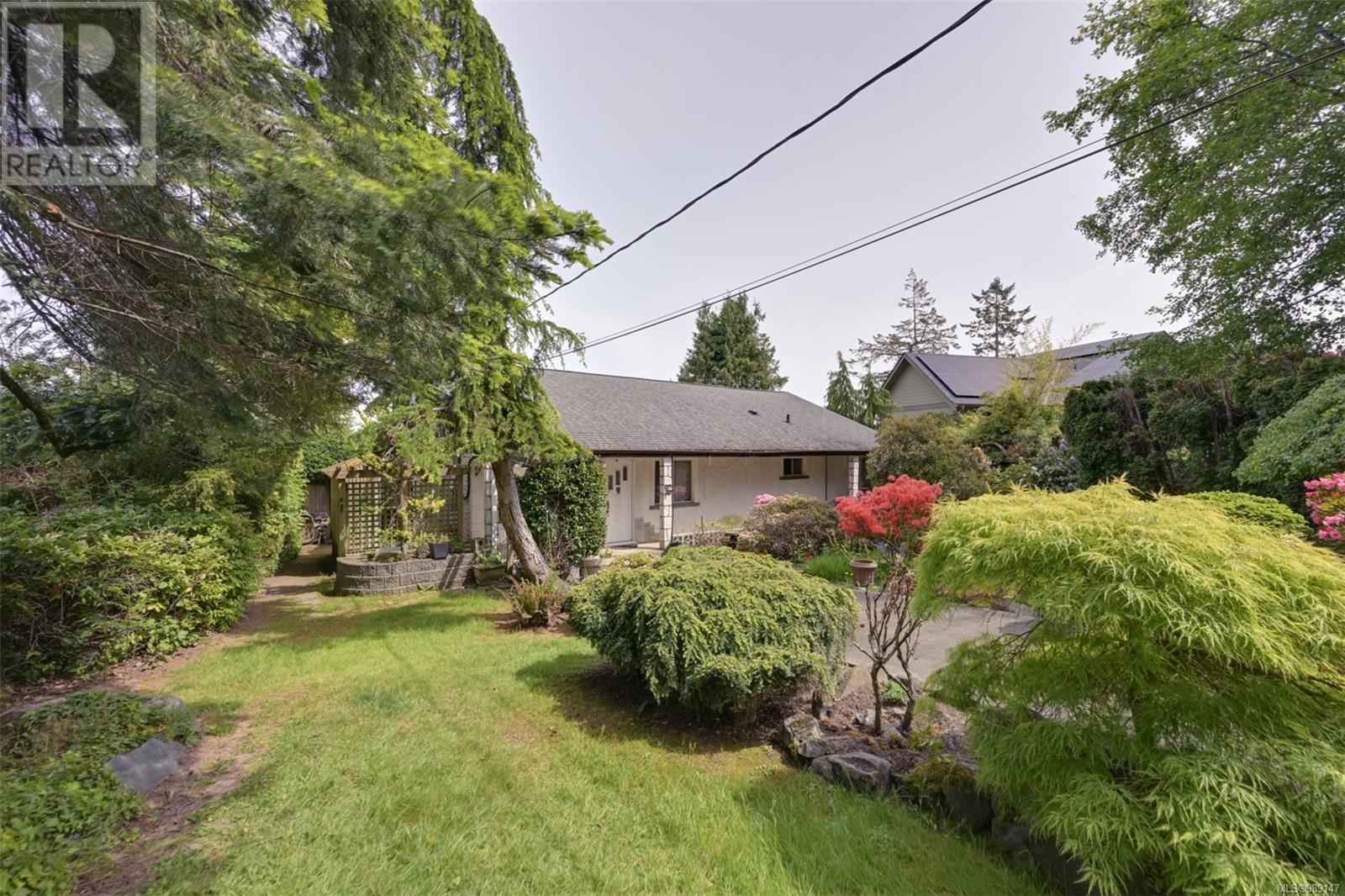 8441 Lochside Dr, Central Saanich, British Columbia  V8M 1T9 - Photo 26 - 989147