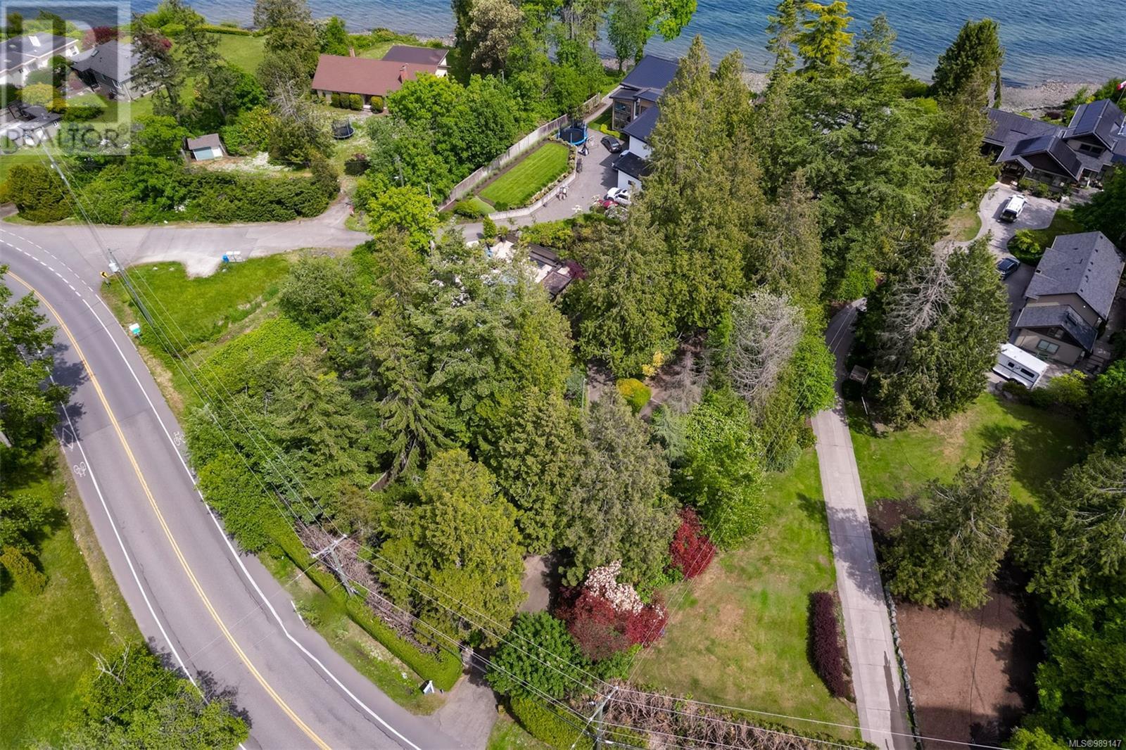 8441 Lochside Dr, Central Saanich, British Columbia  V8M 1T9 - Photo 41 - 989147