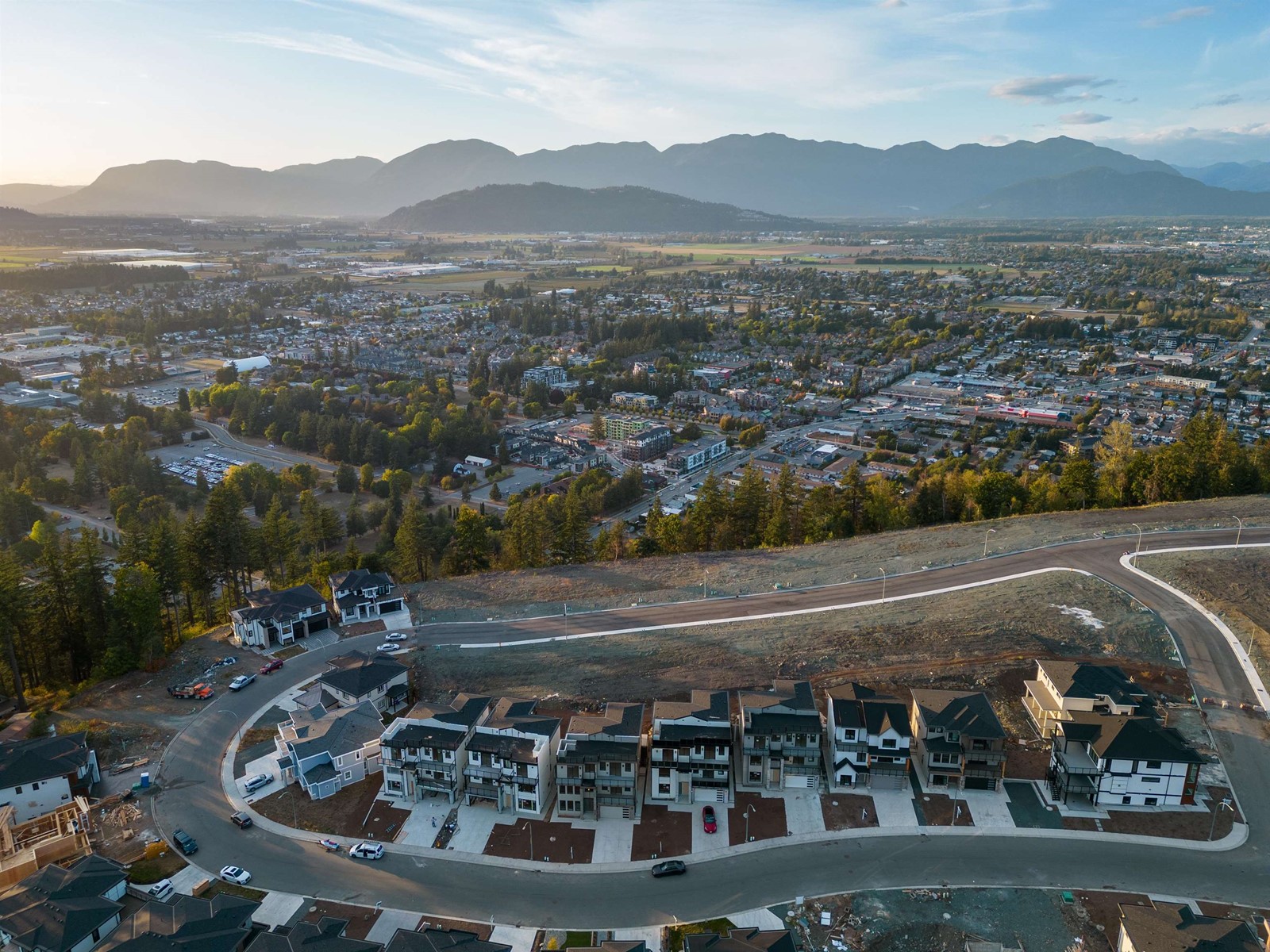 46113 Crestview Drive, Promontory, Chilliwack, British Columbia  V2R 6G4 - Photo 5 - R2814391