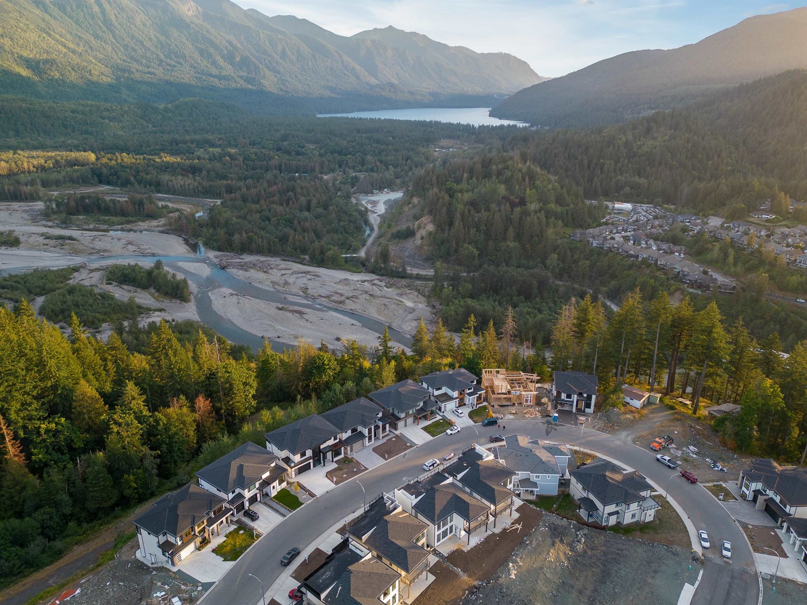 46113 Crestview Drive, Promontory, Chilliwack, British Columbia  V2R 6G4 - Photo 6 - R2814391