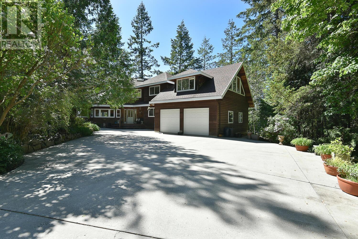 Property at 8852 REDROOFFS ROAD image 1
