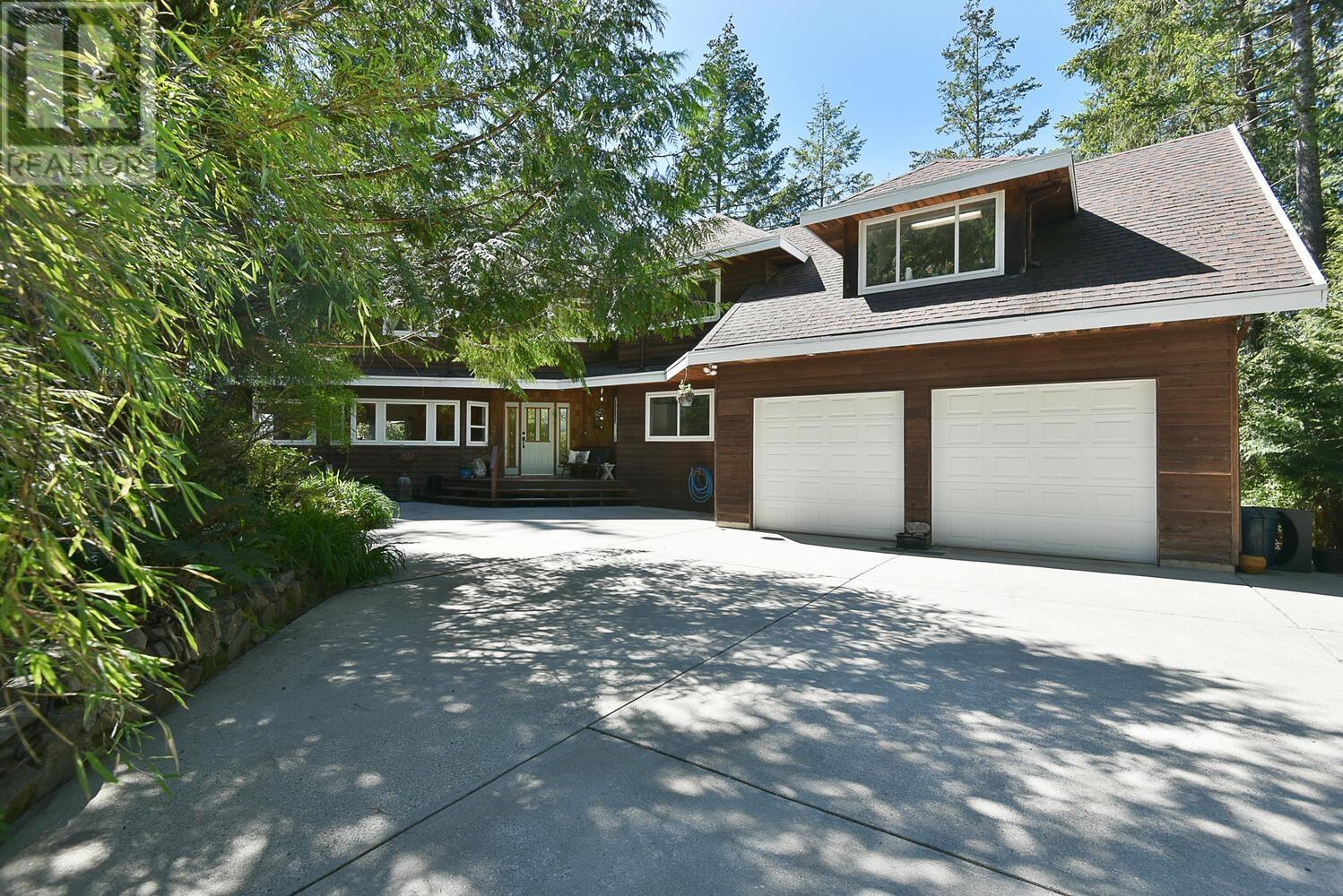 Property at 8852 REDROOFFS ROAD image 2