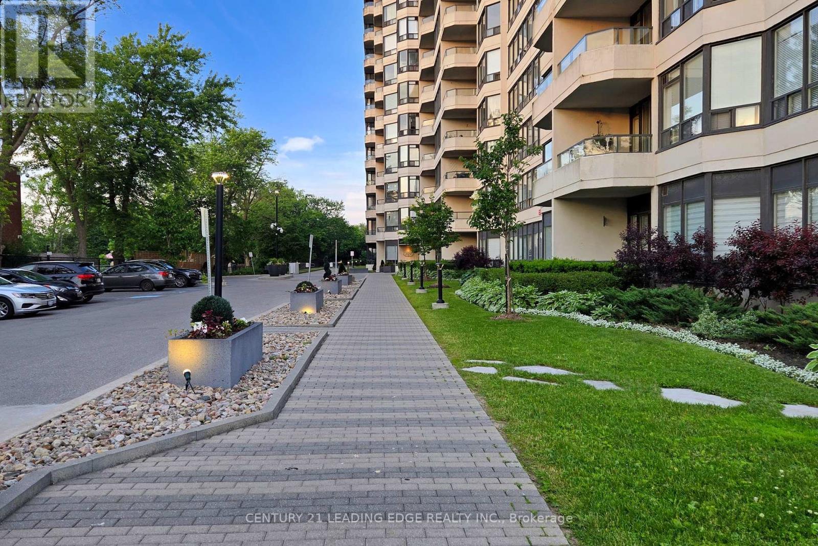 1203 - 8501 Bayview Avenue, Richmond Hill, Ontario  L4B 3J7 - Photo 8 - N12155584