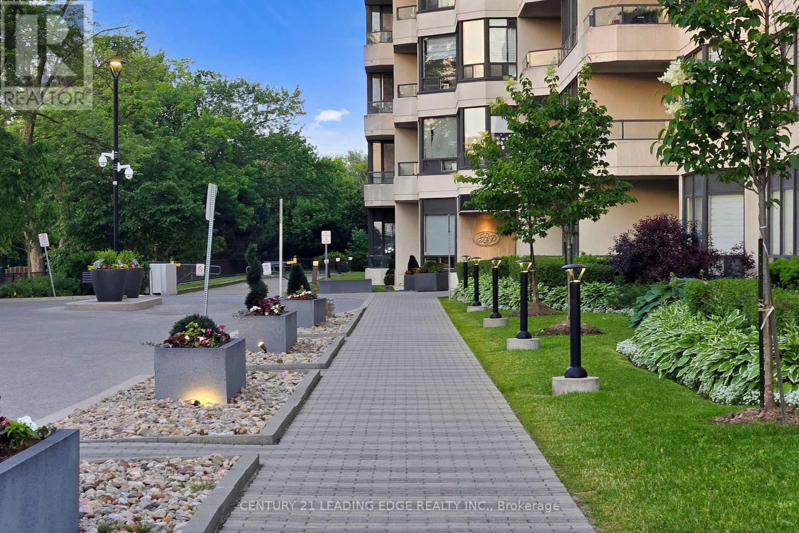 1203 - 8501 Bayview Avenue, Richmond Hill, Ontario  L4B 3J7 - Photo 6 - N12155584