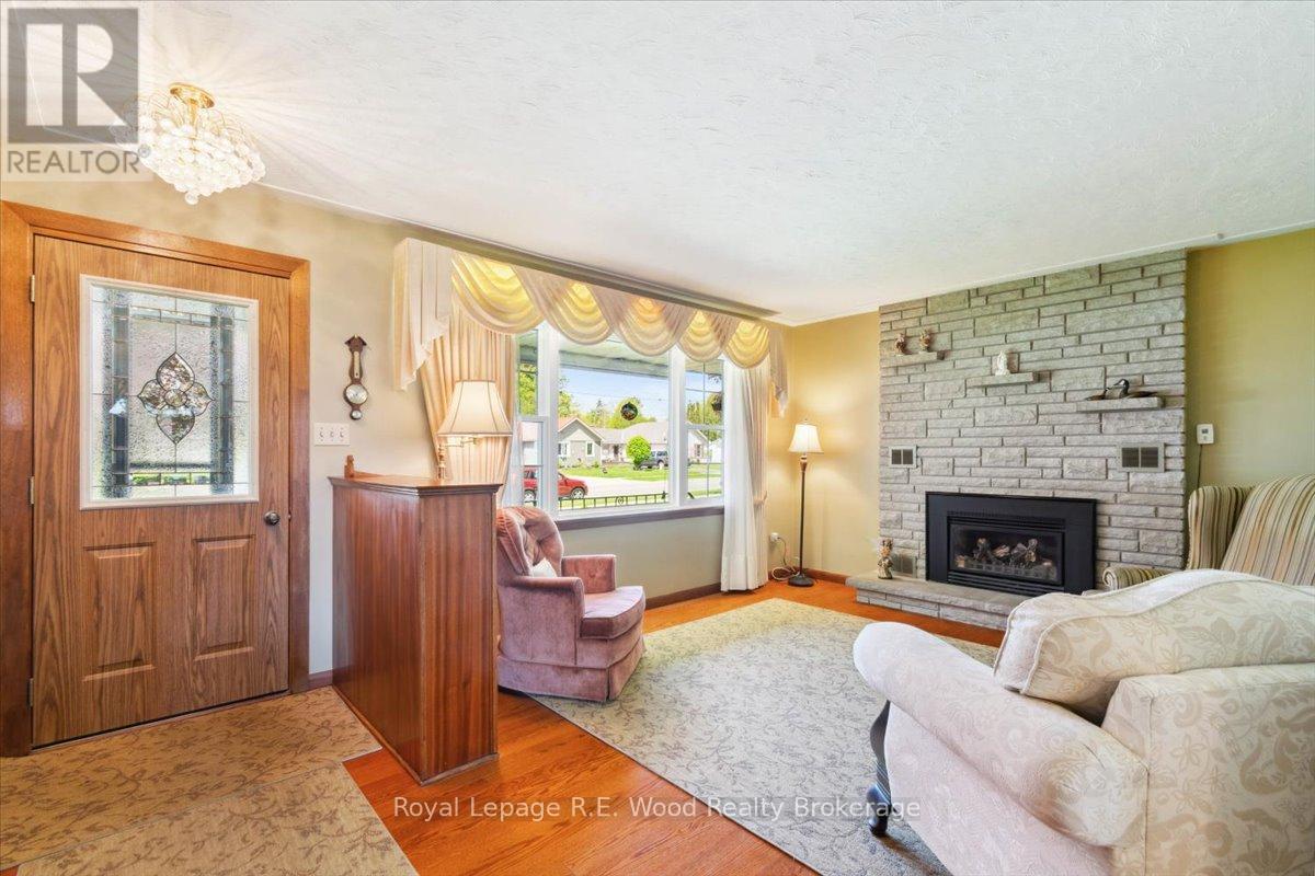 82 Lisgar Avenue, Tillsonburg, Ontario  N4G 3K9 - Photo 12 - X12155671