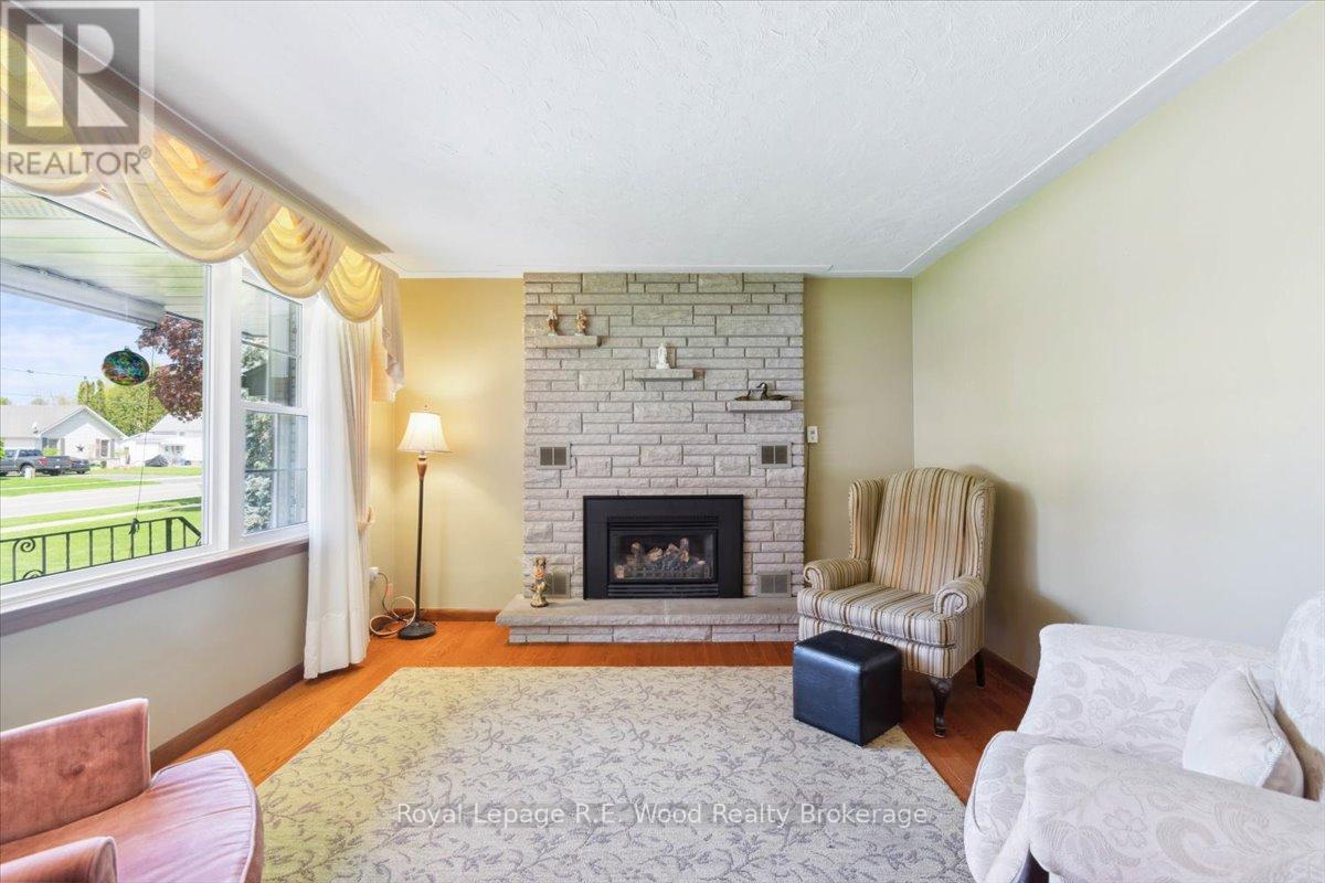 82 Lisgar Avenue, Tillsonburg, Ontario  N4G 3K9 - Photo 13 - X12155671