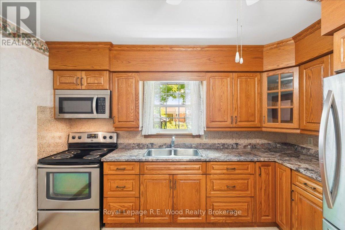 82 Lisgar Avenue, Tillsonburg, Ontario  N4G 3K9 - Photo 17 - X12155671