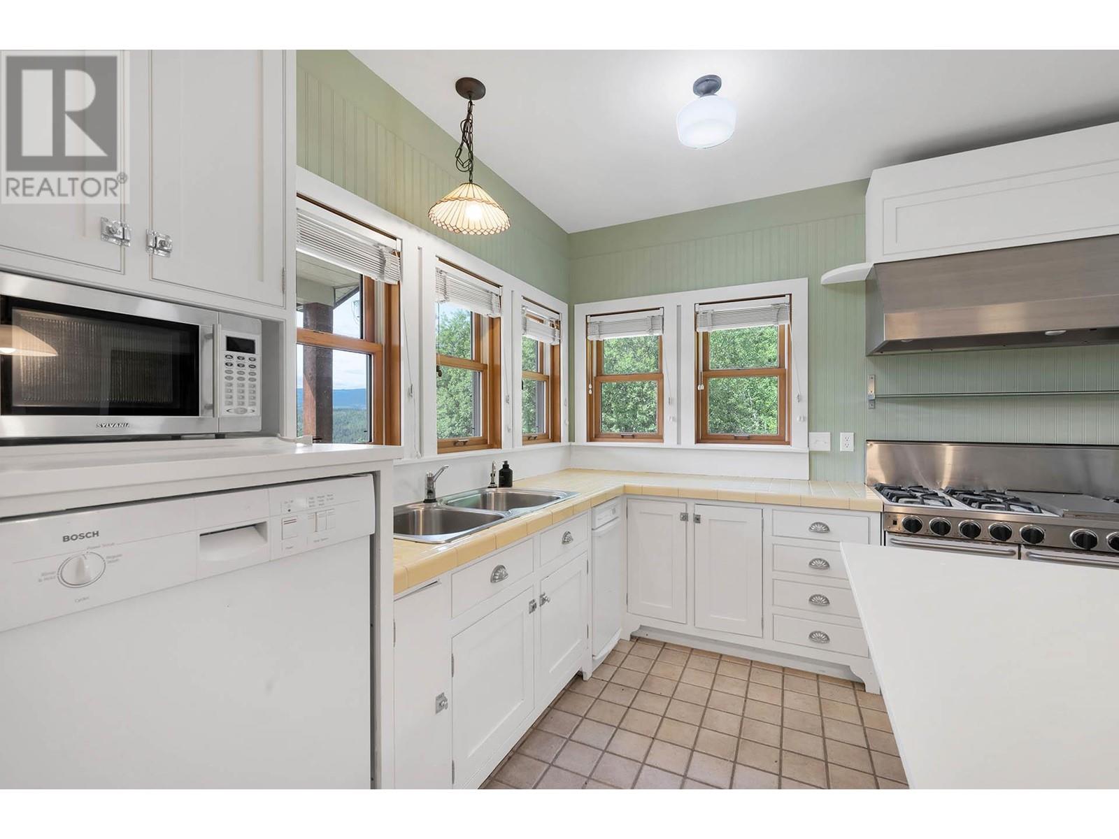 405 RAFT WEST FSR Road, Clearwater, BC V0E1N1