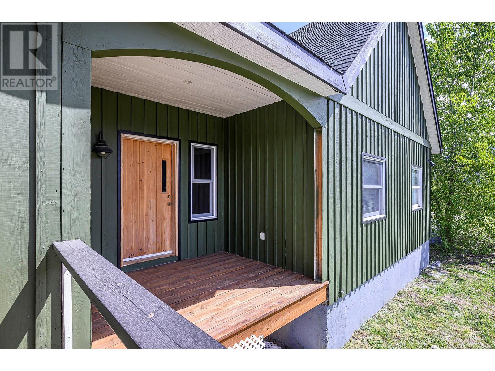 405 RAFT WEST FSR Road, Clearwater, BC V0E1N1