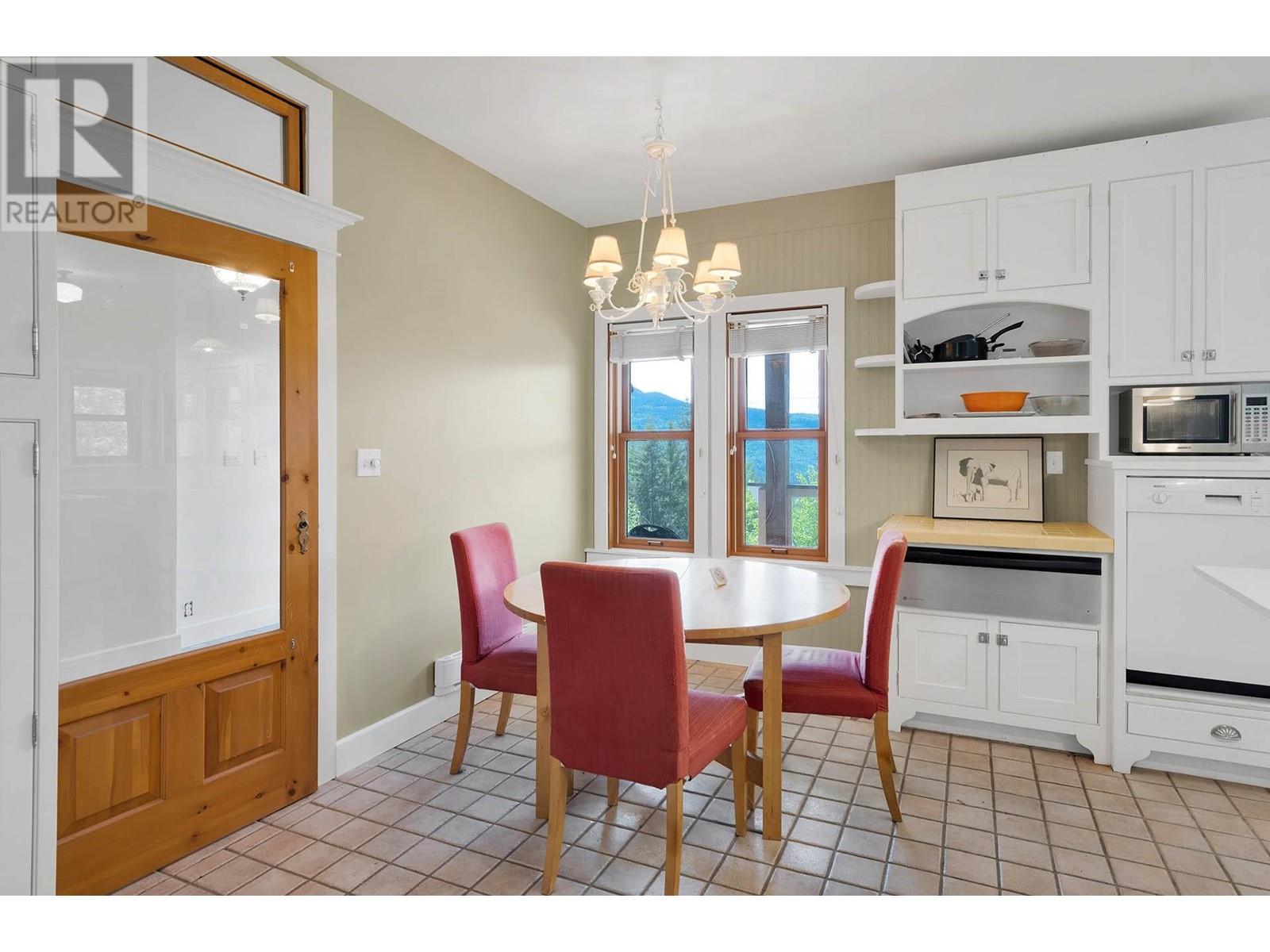 405 RAFT WEST FSR Road, Clearwater, BC V0E1N1