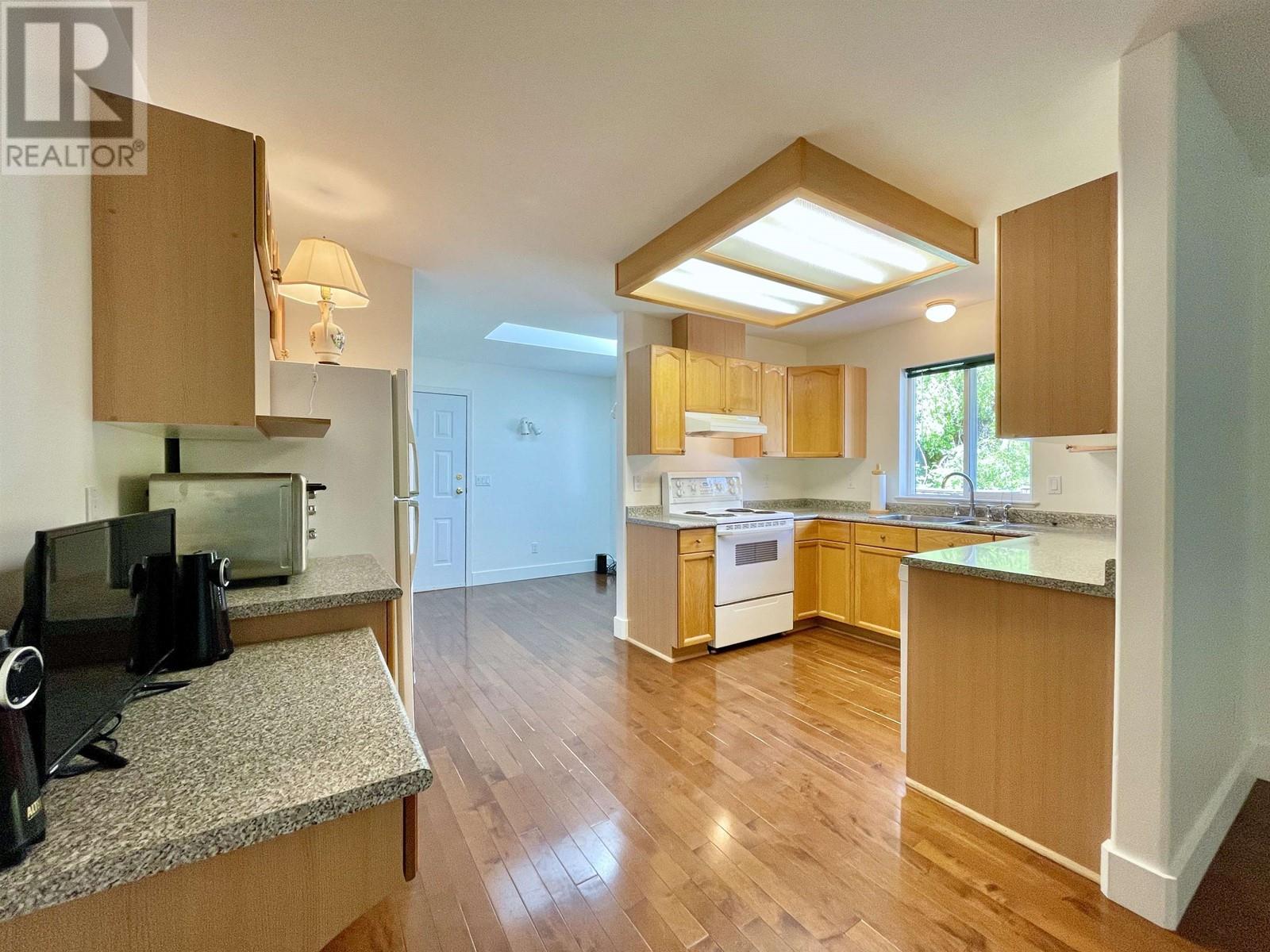 5916 St. Andrews Place, Sechelt, British Columbia  V7Z 0L7 - Photo 5 - R2976892