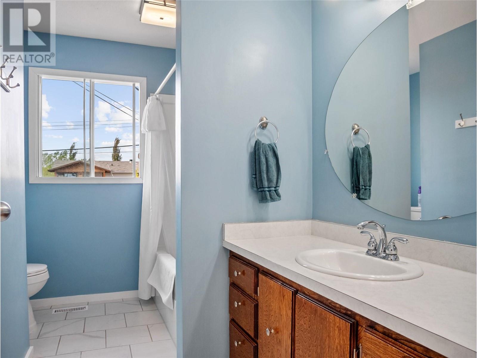 704 96a Avenue, Dawson Creek, British Columbia  V1G 1M7 - Photo 13 - 10348137