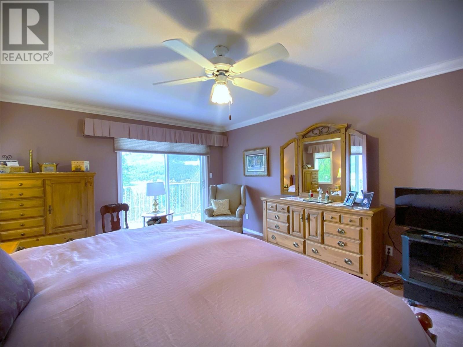 Property at 2609 Mountview Drive image 5