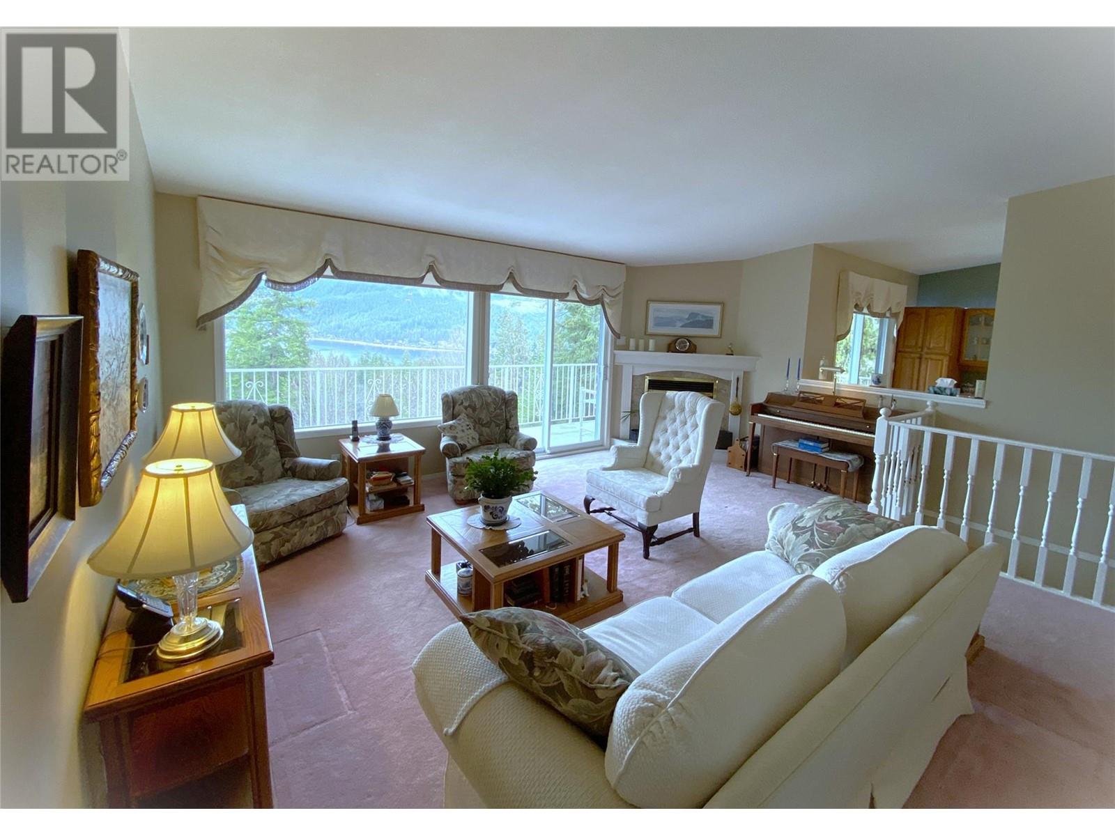 Property at 2609 Mountview Drive image 2