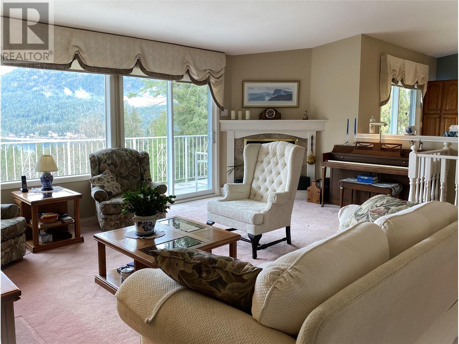 Property at 2609 Mountview Drive image 3