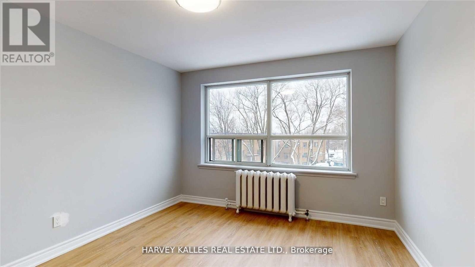 112 - 4 Greentree Court, Toronto, Ontario  M6M 2A5 - Photo 10 - W12155673